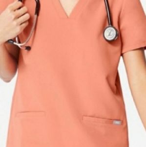FIGS Scrubs Coral Set